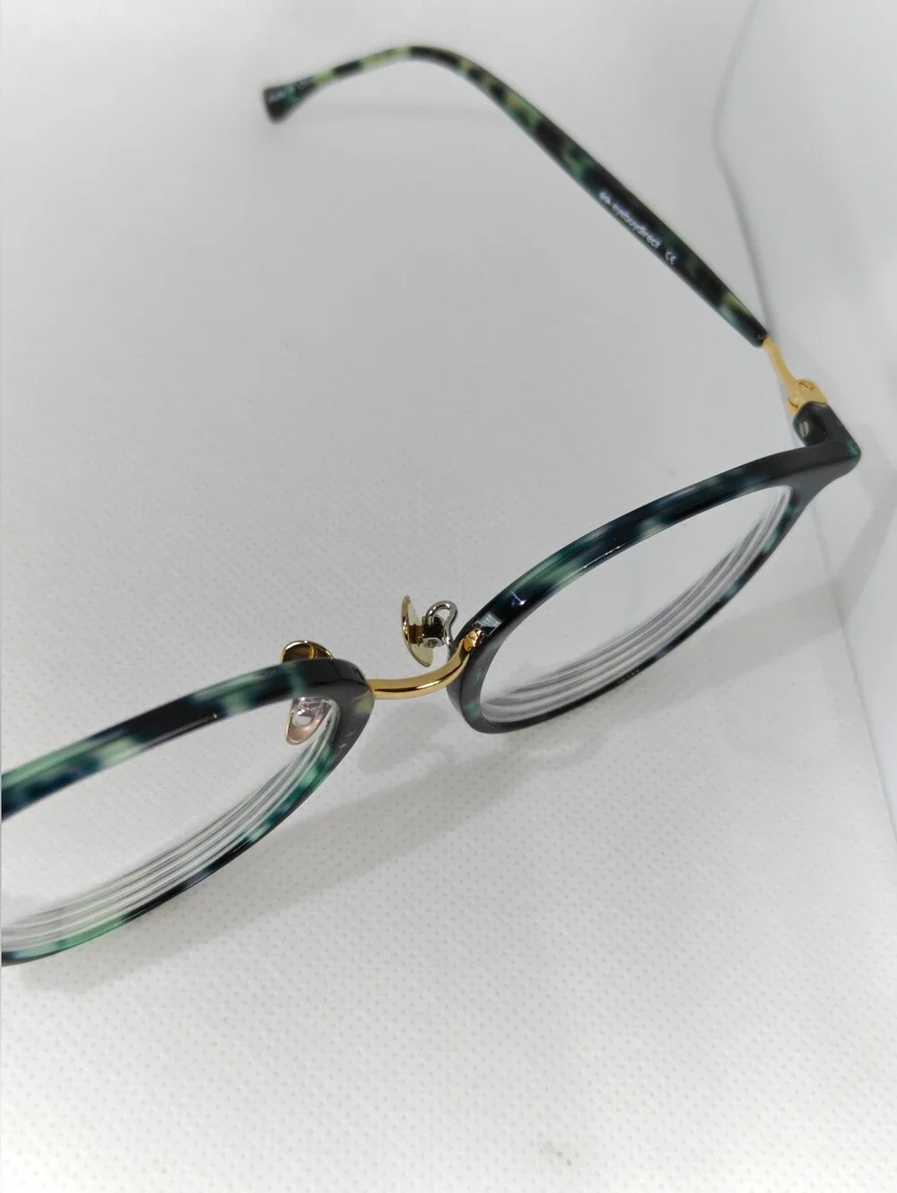 Aloft. Classic Round Women's Eyeglasses in Green Marble Tortoise Gold.